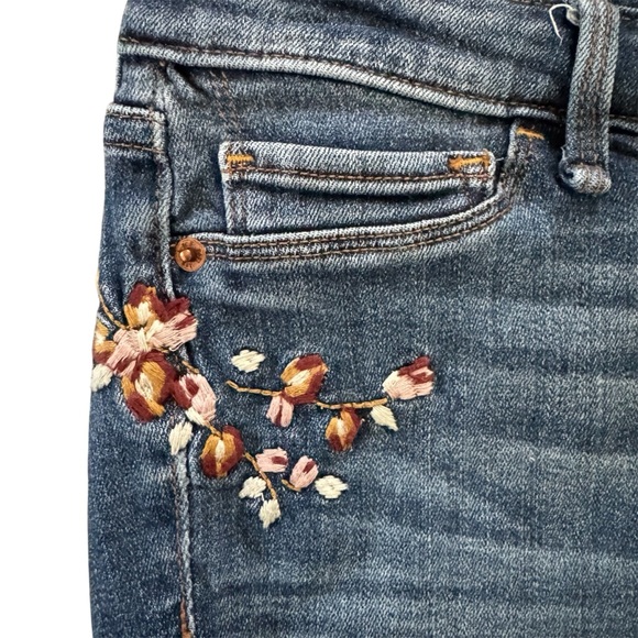 Abercrombie & Fitch Harper Low Rise Embroidered Distressed Jeans 27/4S - Picture 10 of 11